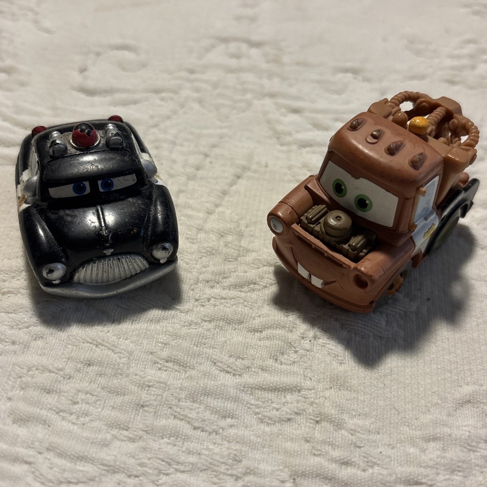 disney pixar cars mini adventures Tow Mater and Sheriff